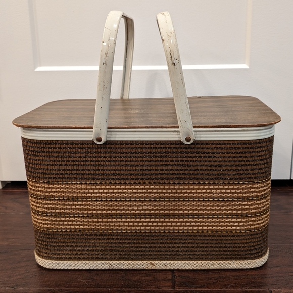 VINTAGE 60s Redmon picnic basket brown wood wicker with white folding handles - Picture 11 of 12